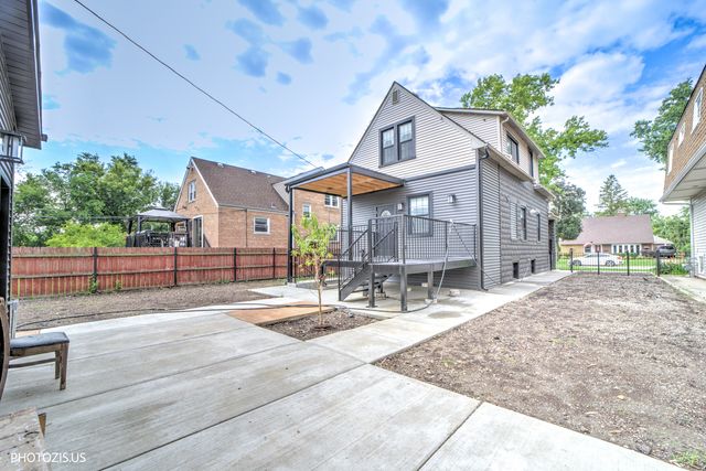 8021 W 45th Street, Lyons, IL 60534