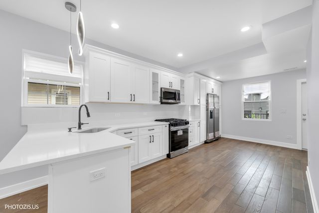 8021 W 45th Street, Lyons, IL 60534