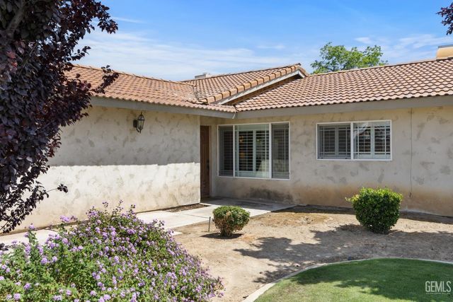 10413 Lonon Avenue, Bakersfield, CA 93312