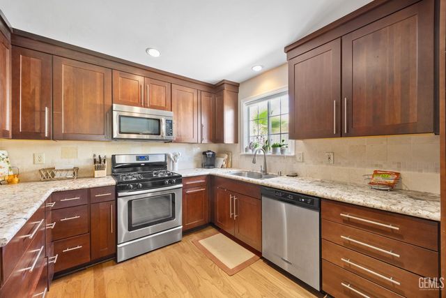 10413 Lonon Avenue, Bakersfield, CA 93312