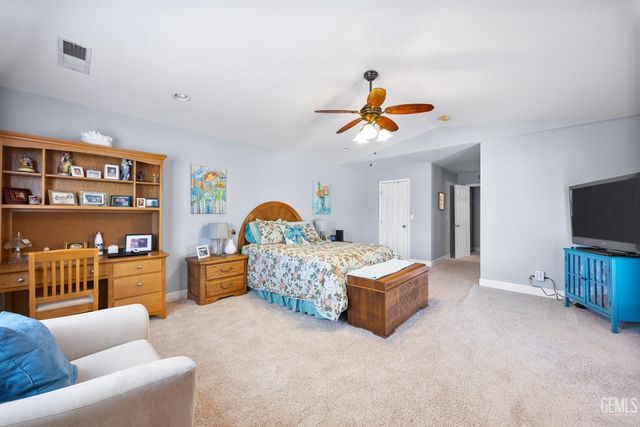 10413 Lonon Avenue, Bakersfield, CA 93312