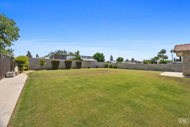 10413 Lonon Avenue, Bakersfield, CA 93312