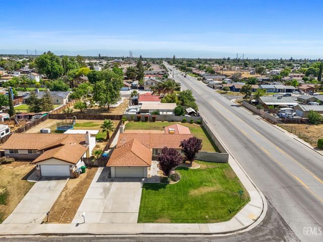 10413 Lonon Avenue, Bakersfield, CA 93312