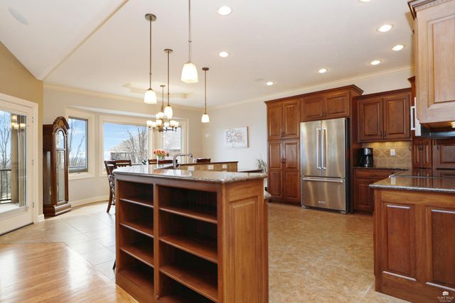 3724 Hawthorne Woods Circle, Manhattan, KS 66503