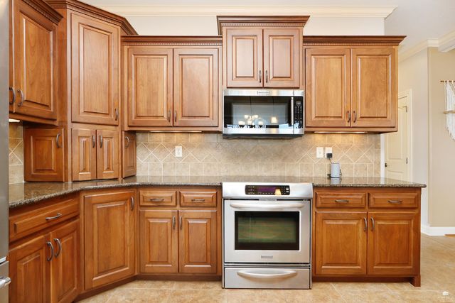 3724 Hawthorne Woods Circle, Manhattan, KS 66503