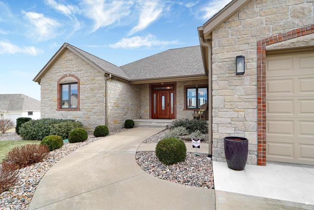 3724 Hawthorne Woods Circle, Manhattan, KS 66503