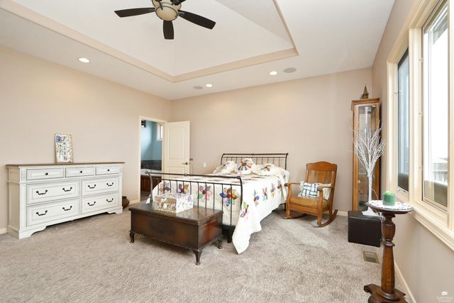 3724 Hawthorne Woods Circle, Manhattan, KS 66503