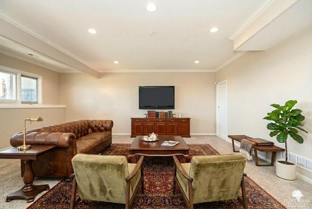 3724 Hawthorne Woods Circle, Manhattan, KS 66503