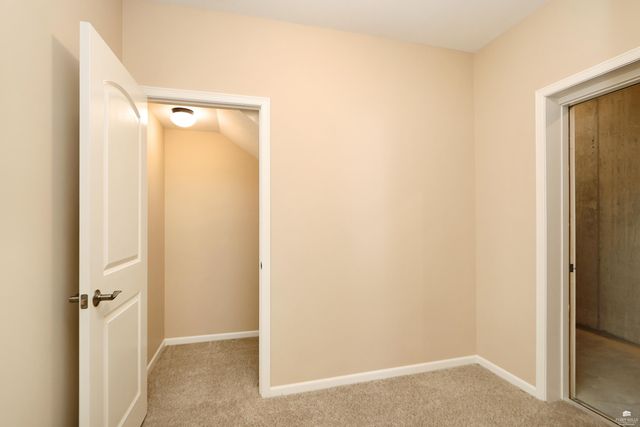 3724 Hawthorne Woods Circle, Manhattan, KS 66503