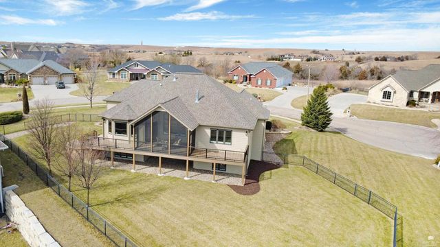 3724 Hawthorne Woods Circle, Manhattan, KS 66503