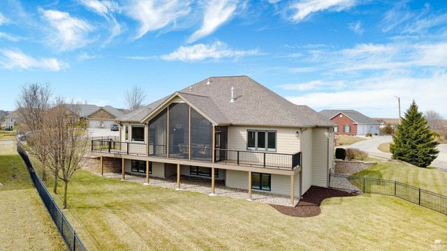 3724 Hawthorne Woods Circle, Manhattan, KS 66503