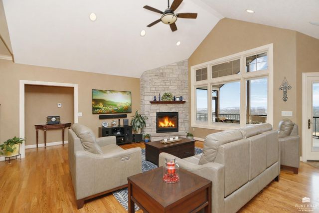 3724 Hawthorne Woods Circle, Manhattan, KS 66503