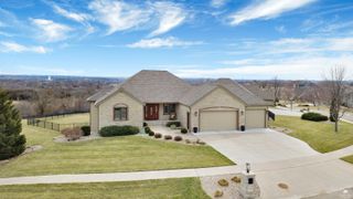 3724 Hawthorne Woods Circle, Manhattan, KS 66503