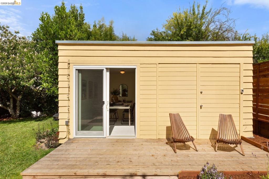 Image 37 of property listing at 1021 Colusa Ave, Berkeley, CA 94707