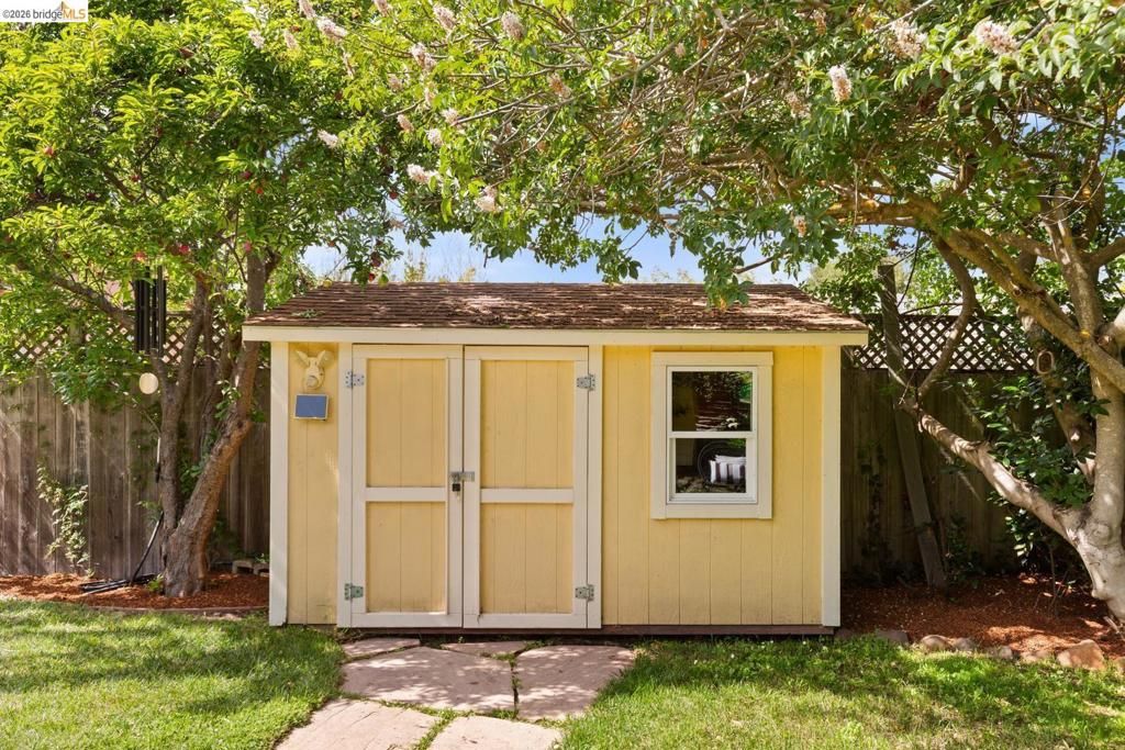 Image 46 of property listing at 1021 Colusa Ave, Berkeley, CA 94707