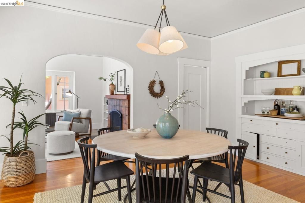 Image 5 of property listing at 1021 Colusa Ave, Berkeley, CA 94707