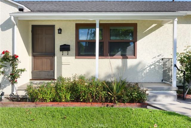 9802 Rives Avenue, Downey, CA 90240