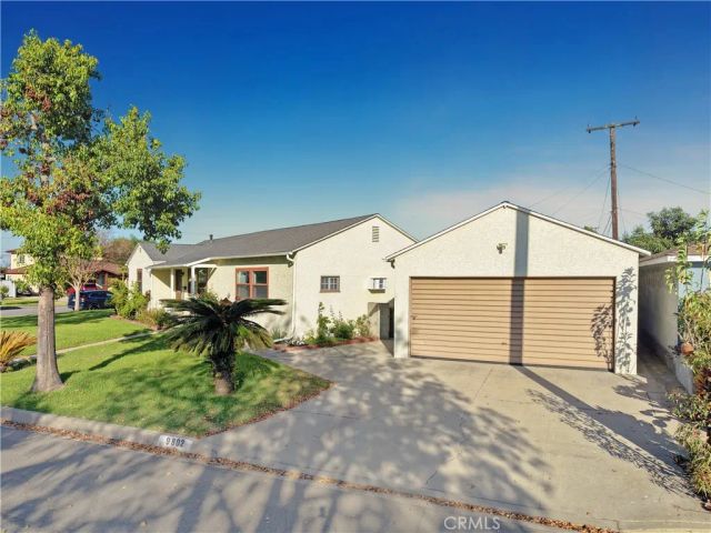 9802 Rives Avenue, Downey, CA 90240