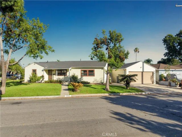 9802 Rives Avenue, Downey, CA 90240