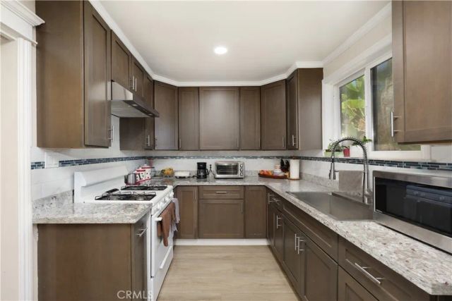 9802 Rives Avenue, Downey, CA 90240