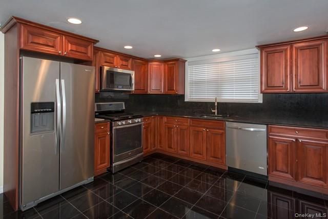 78 Mount Vernon Avenue H01, Patchogue, NY 11772