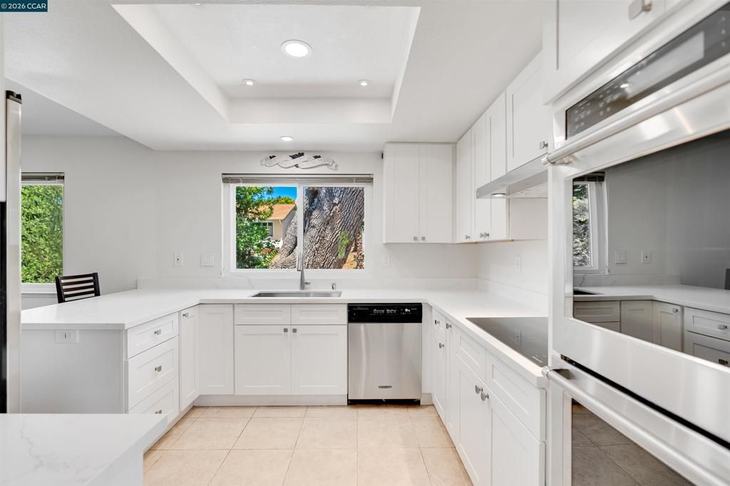 Image 12 of property listing at 1829 Yolanda Cir, Clayton, CA 94517
