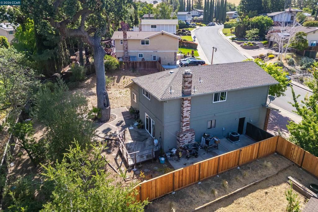 Image 39 of property listing at 1829 Yolanda Cir, Clayton, CA 94517