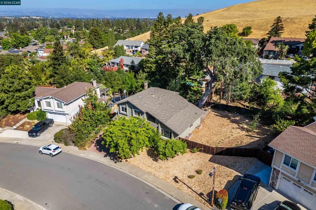 Image 40 of property listing at 1829 Yolanda Cir, Clayton, CA 94517
