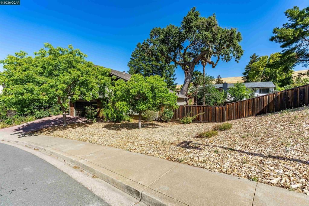 Image 43 of property listing at 1829 Yolanda Cir, Clayton, CA 94517