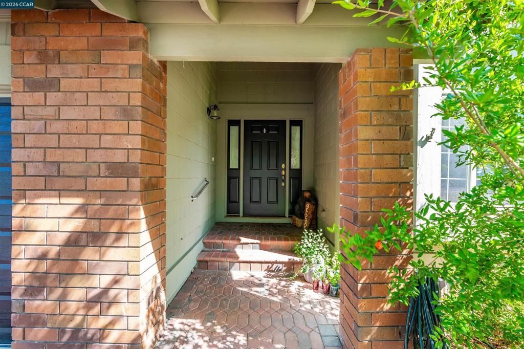 Image 5 of property listing at 1829 Yolanda Cir, Clayton, CA 94517