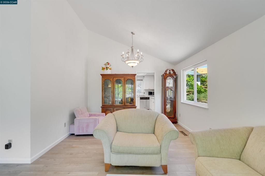 Image 9 of property listing at 1829 Yolanda Cir, Clayton, CA 94517