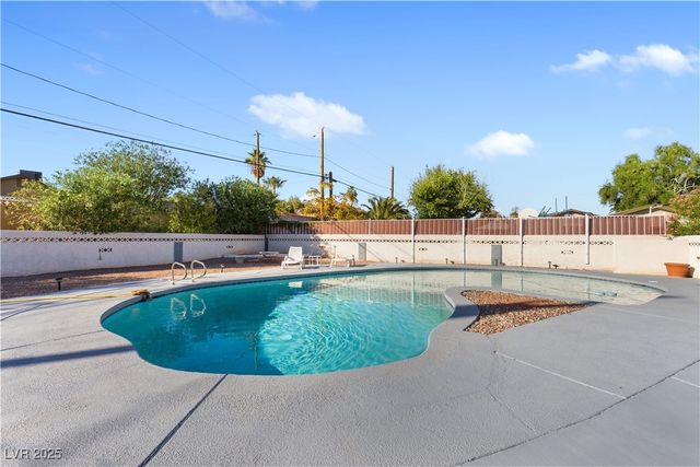 1885 Valley Drive, Las Vegas, NV 89108