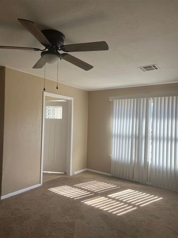 405 NW Glendale Dr, Lawton, OK 73507