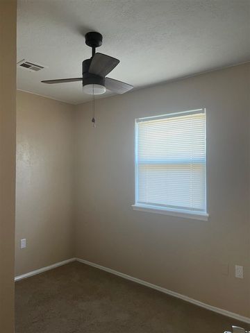 405 NW Glendale Dr, Lawton, OK 73507