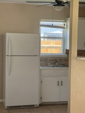 405 NW Glendale Dr, Lawton, OK 73507