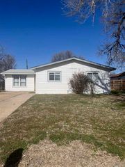 405 NW Glendale Dr, Lawton, OK 73507