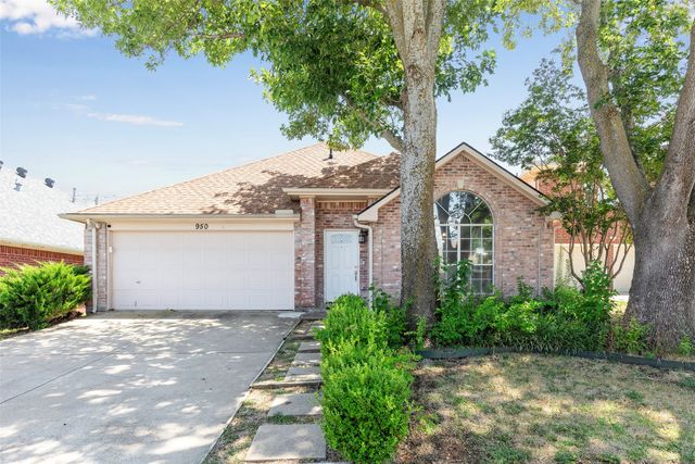 950 Blossomwood Court, Arlington, TX 76017
