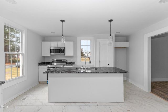 305 E Harnett Street, Benson, NC 27504