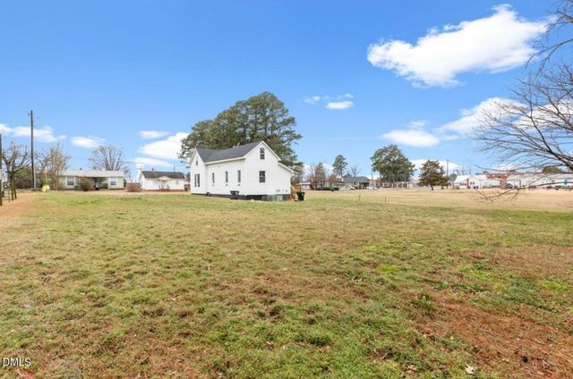 305 E Harnett Street, Benson, NC 27504