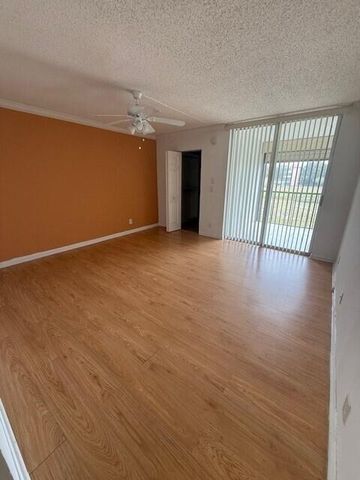 370 NW 76th Avenue 203, Margate, FL 33063