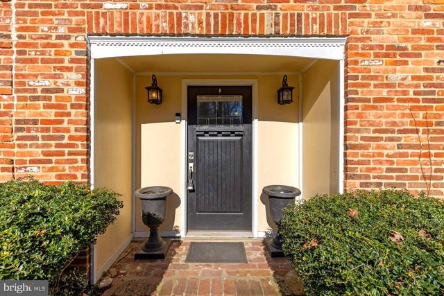 9308 BRIARWOOD PL, Fairfax, VA 22032