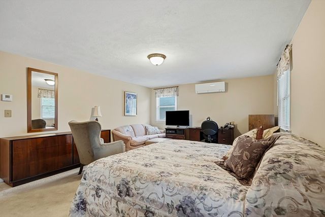 57 Prior Dr, Framingham, MA 01701