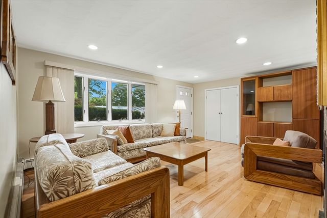 57 Prior Dr, Framingham, MA 01701