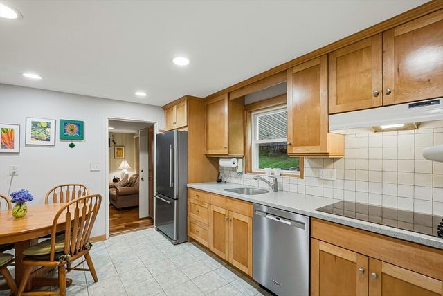 57 Prior Dr, Framingham, MA 01701