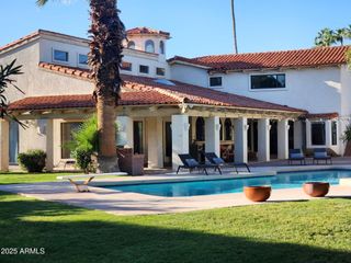 8915 N Invergordon Road, Paradise Valley, AZ 85253