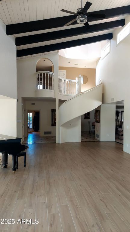 Image 16 of property listing at 8915 N Invergordon Road, Paradise Valley, AZ 85253