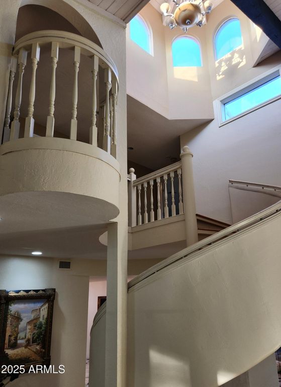 Image 18 of property listing at 8915 N Invergordon Road, Paradise Valley, AZ 85253