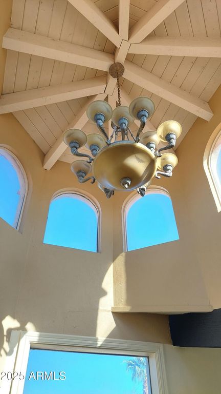 Image 19 of property listing at 8915 N Invergordon Road, Paradise Valley, AZ 85253