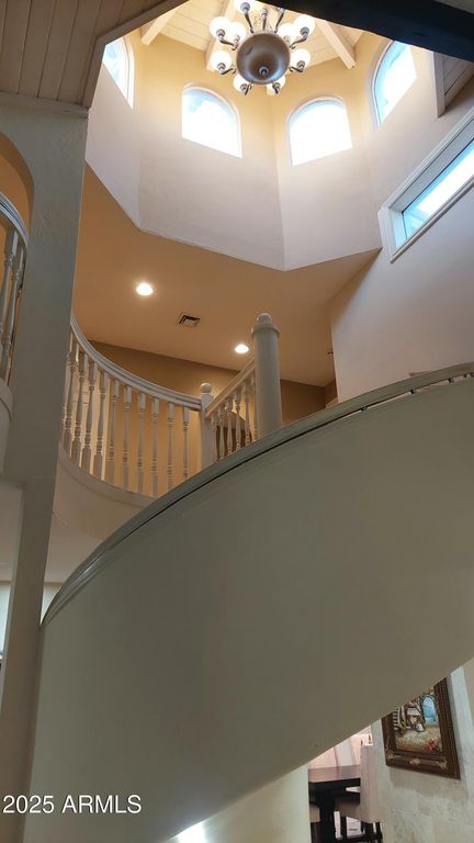 Image 21 of property listing at 8915 N Invergordon Road, Paradise Valley, AZ 85253