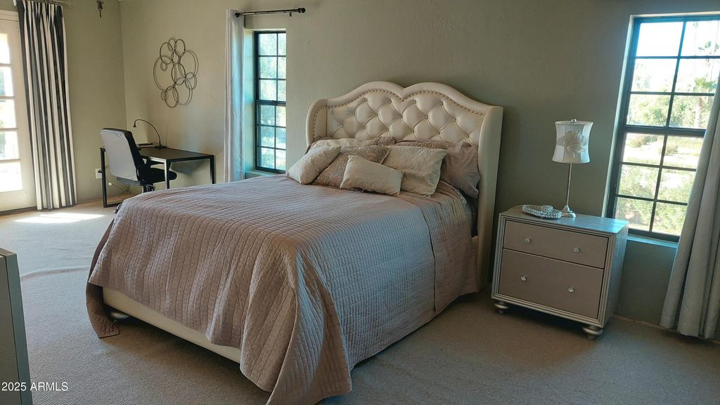 Image 29 of property listing at 8915 N Invergordon Road, Paradise Valley, AZ 85253